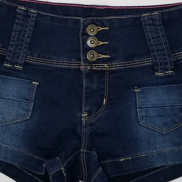 YMI Girl Dark Wash Triple Button Stretch Denim Shorts- Size 7 - Picture 3 of 8